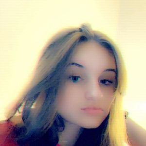 Meet your Posher, Chloe